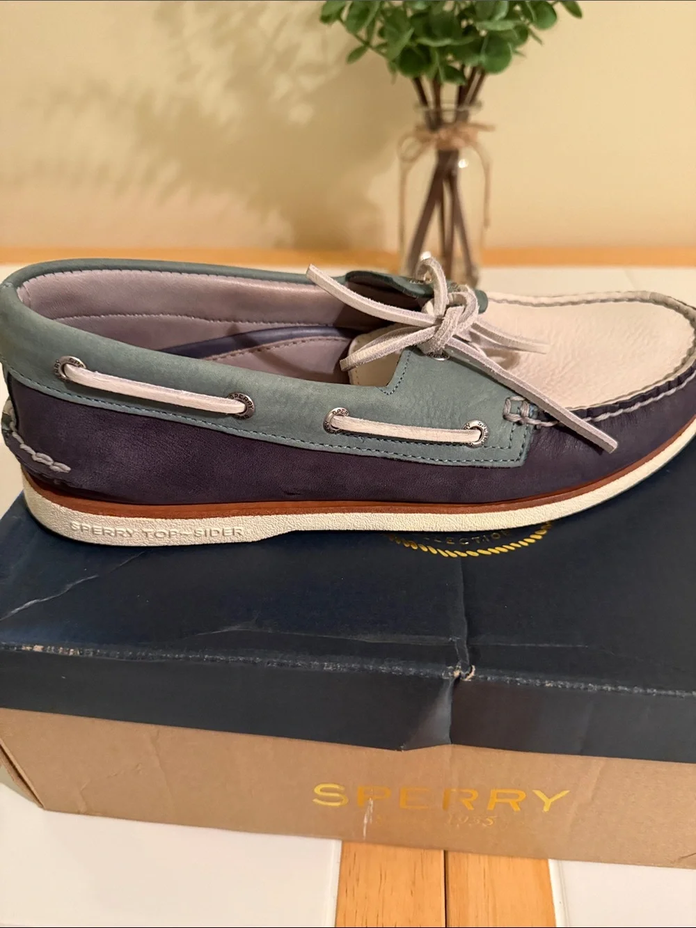 Sperry Men’s Gold Cup Collection Boat Shoes Navy/Reef/Ivory Lambskin Lined